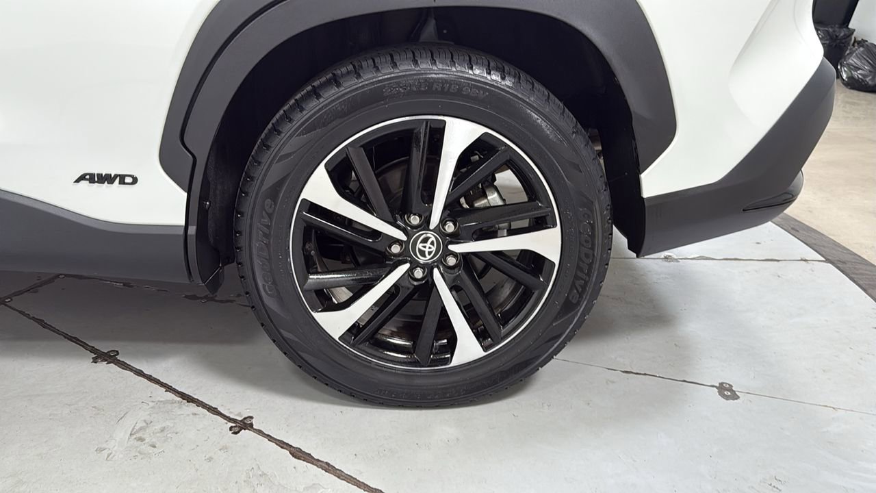 Certified 2024 Toyota Corolla Cross XSE w/ Convenience Package image 23