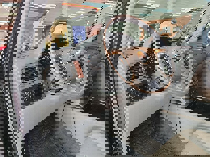 Used 2012 GMC Yukon XL SLT RWD image 8