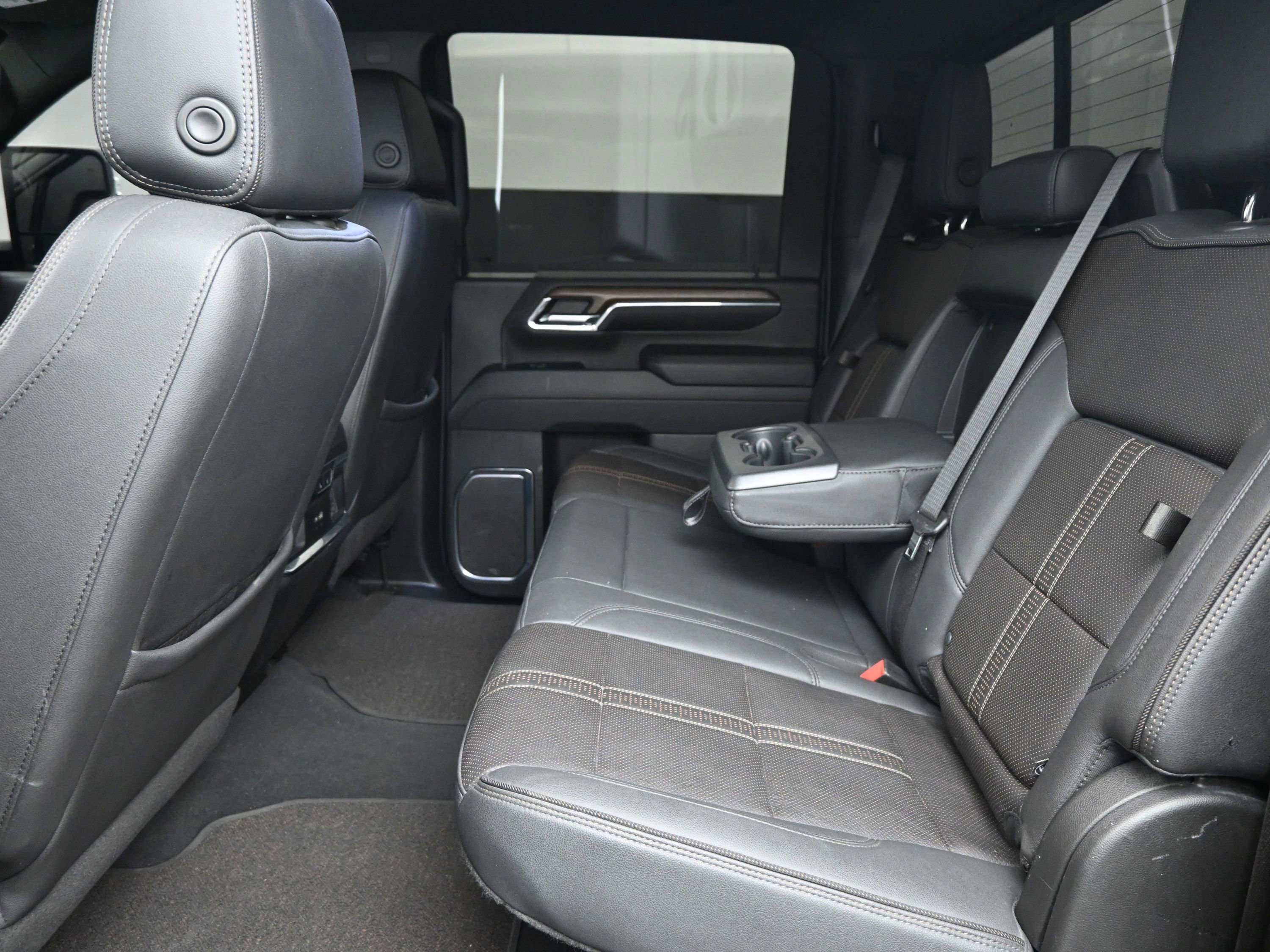 Used 2024 Chevrolet Silverado 2500 High Country w/ Technology Package image 17