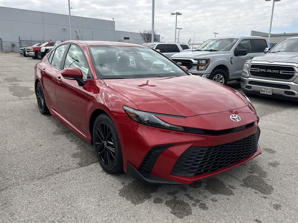 Used 2025 Toyota Camry SE FWD image 6