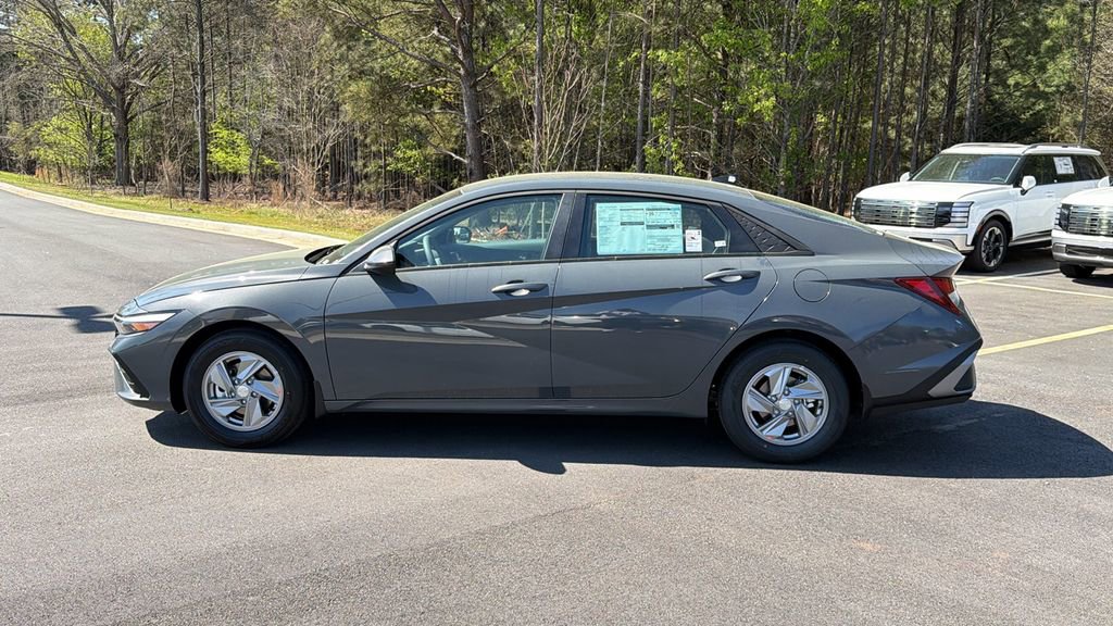New 2026 Hyundai Elantra SE image 8