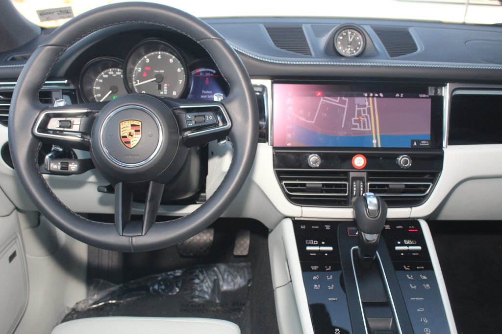 Certified 2026 Porsche Macan image 6