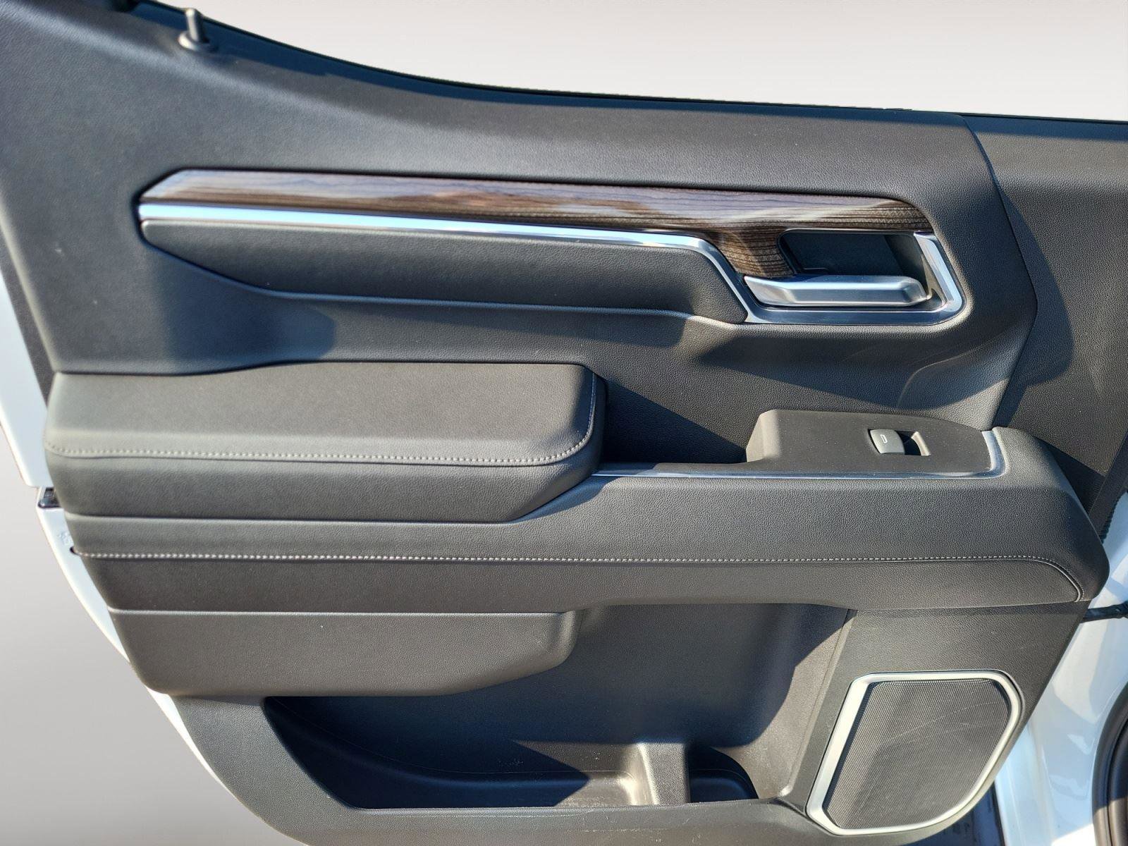 Used 2023 Chevrolet Silverado 1500 RST image 18