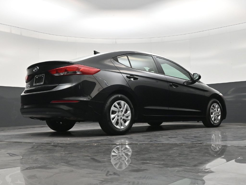 Used 2017 Hyundai Elantra SE FWD image 23