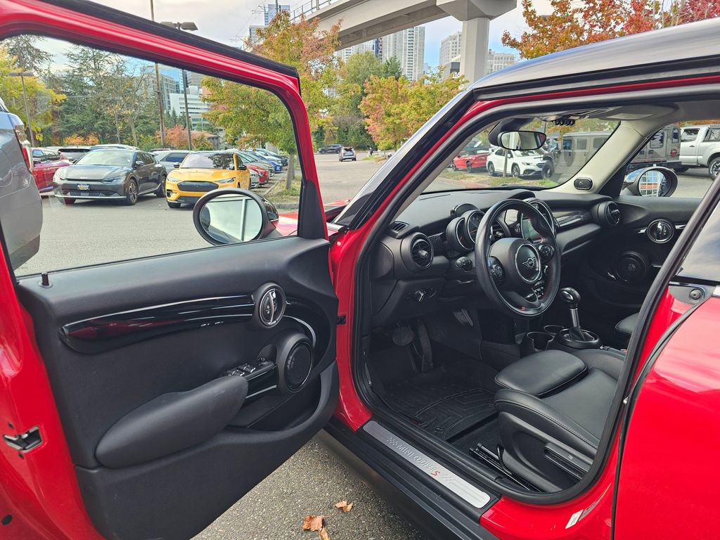 Used 2019 MINI Cooper S w/ Signature Upholstery Package FWD image 21