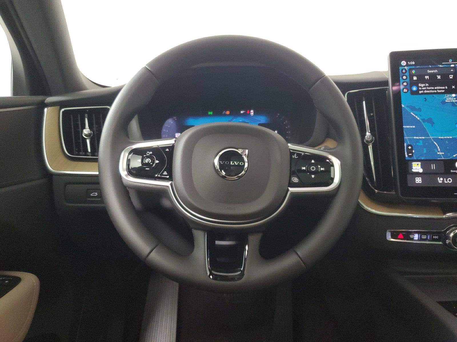 New 2027 Volvo XC60 B5 Core AWD/4WD image 16