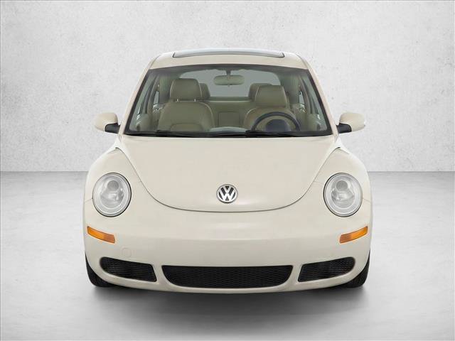 Used 2010 Volkswagen Beetle Coupe FWD image 2