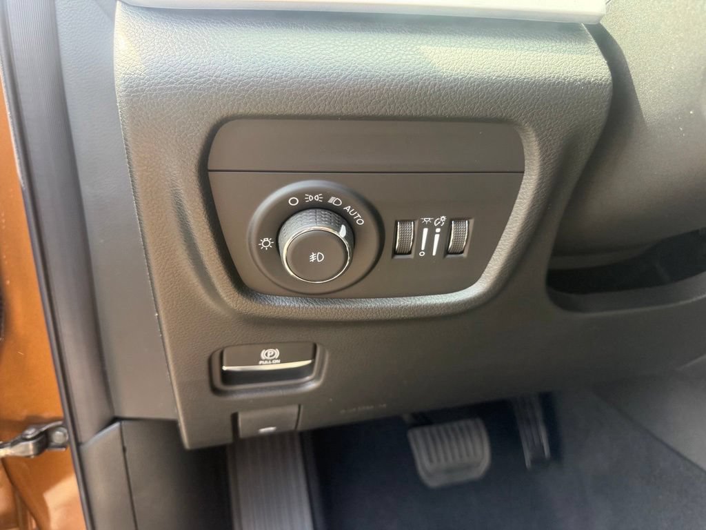 New 2026 Jeep Grand Cherokee Limited AWD/4WD image 16