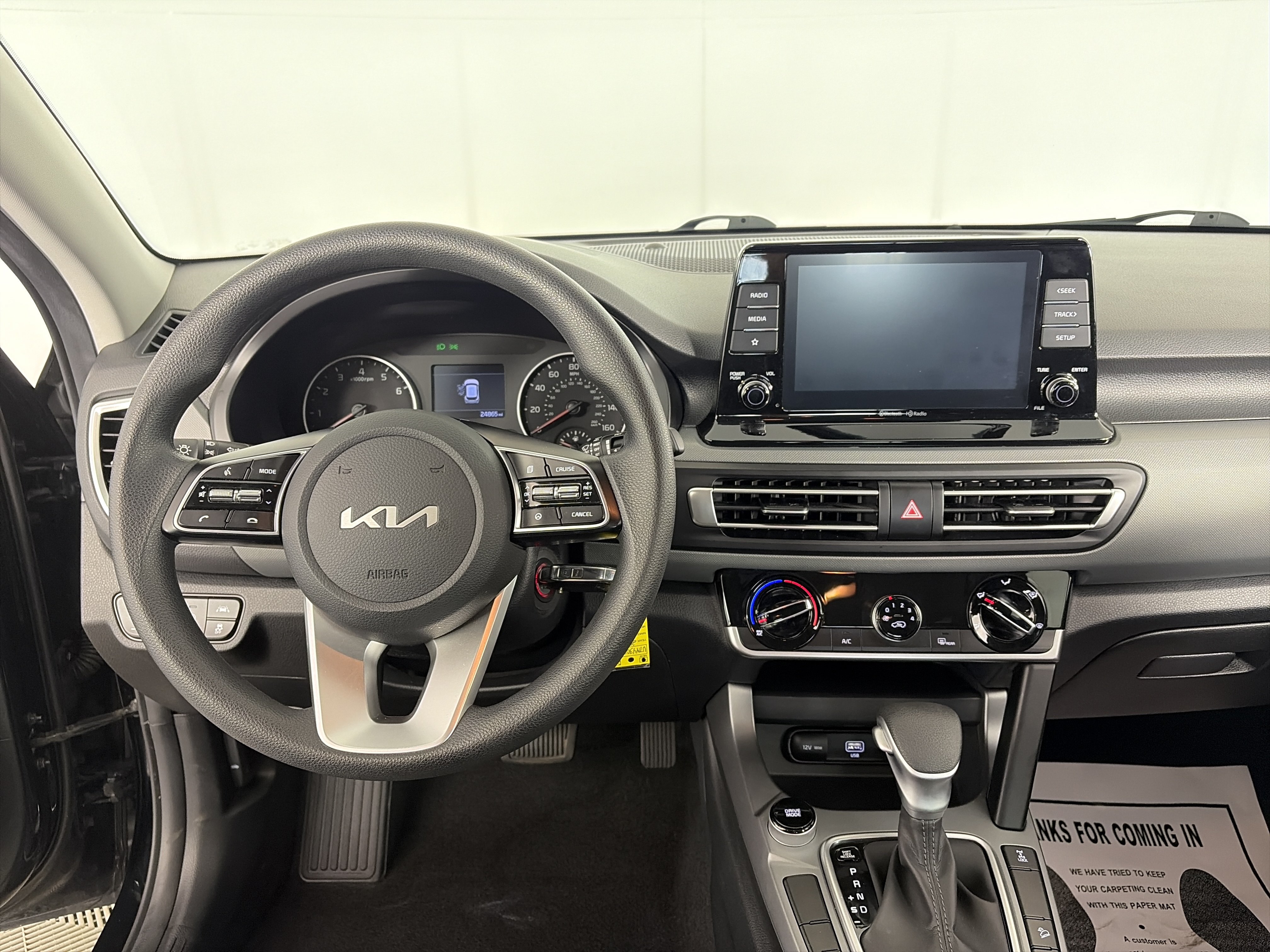 Used 2023 Kia Seltos LX AWD/4WD image 3