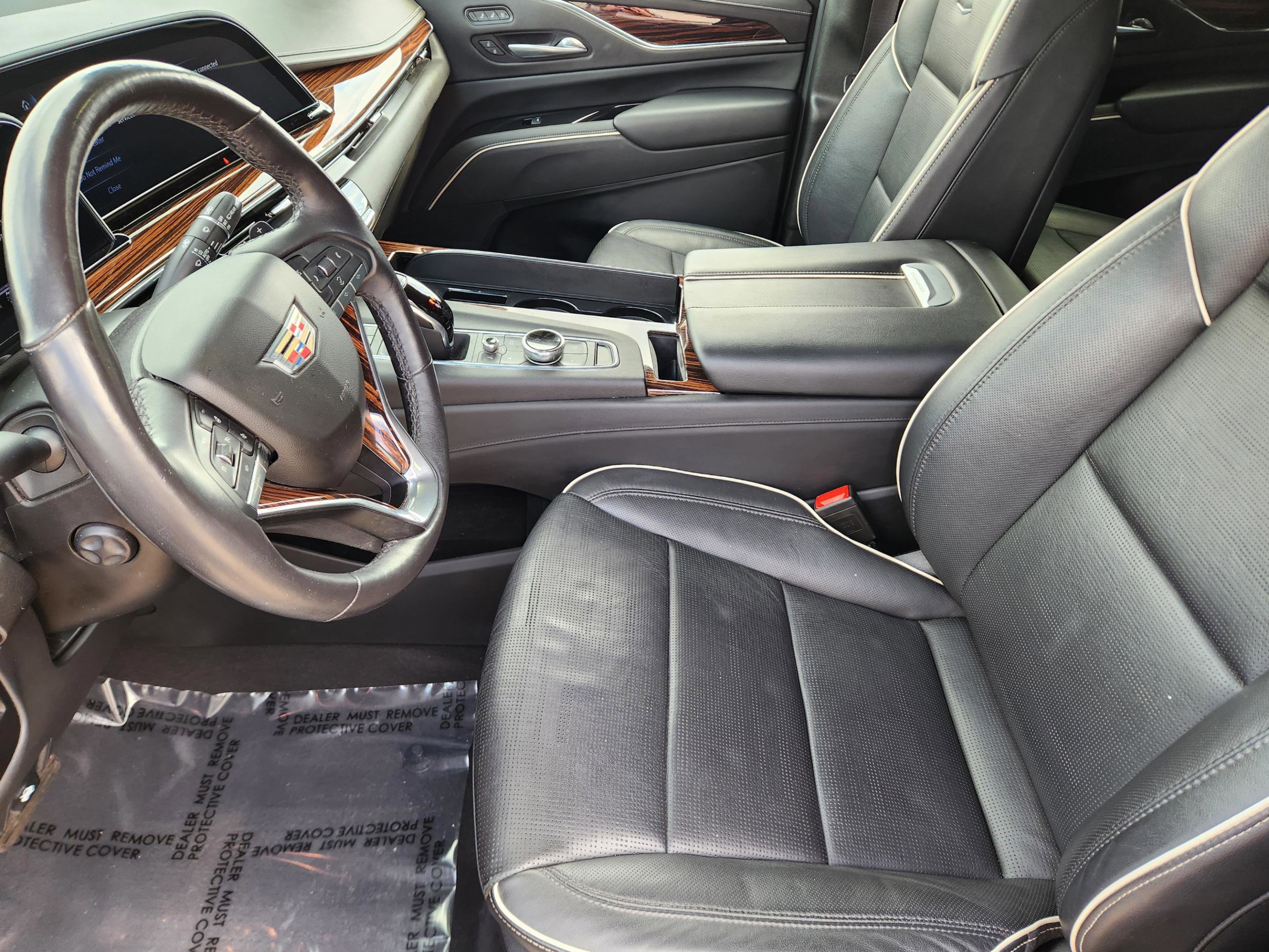 Used 2021 Cadillac Escalade Premium Luxury AWD/4WD image 8