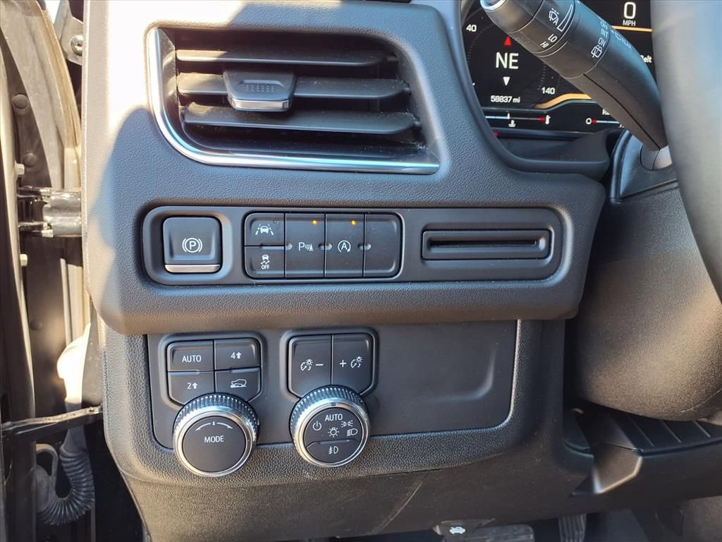 Used 2024 GMC Yukon XL SLE image 27