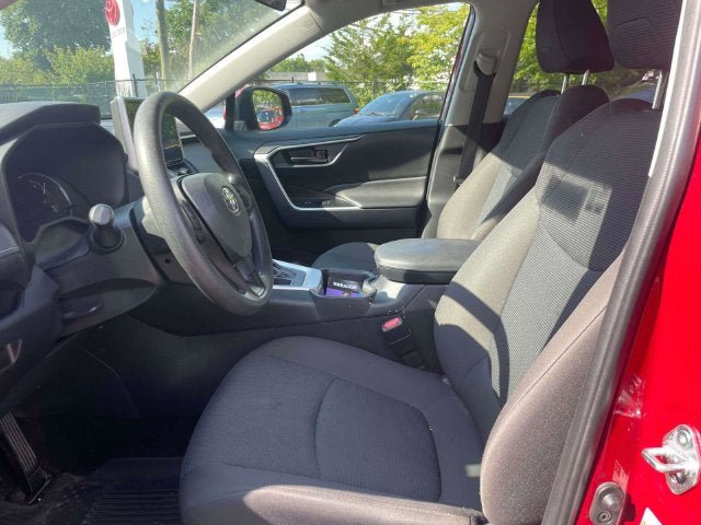 Certified 2025 Toyota RAV4 LE AWD/4WD image 17
