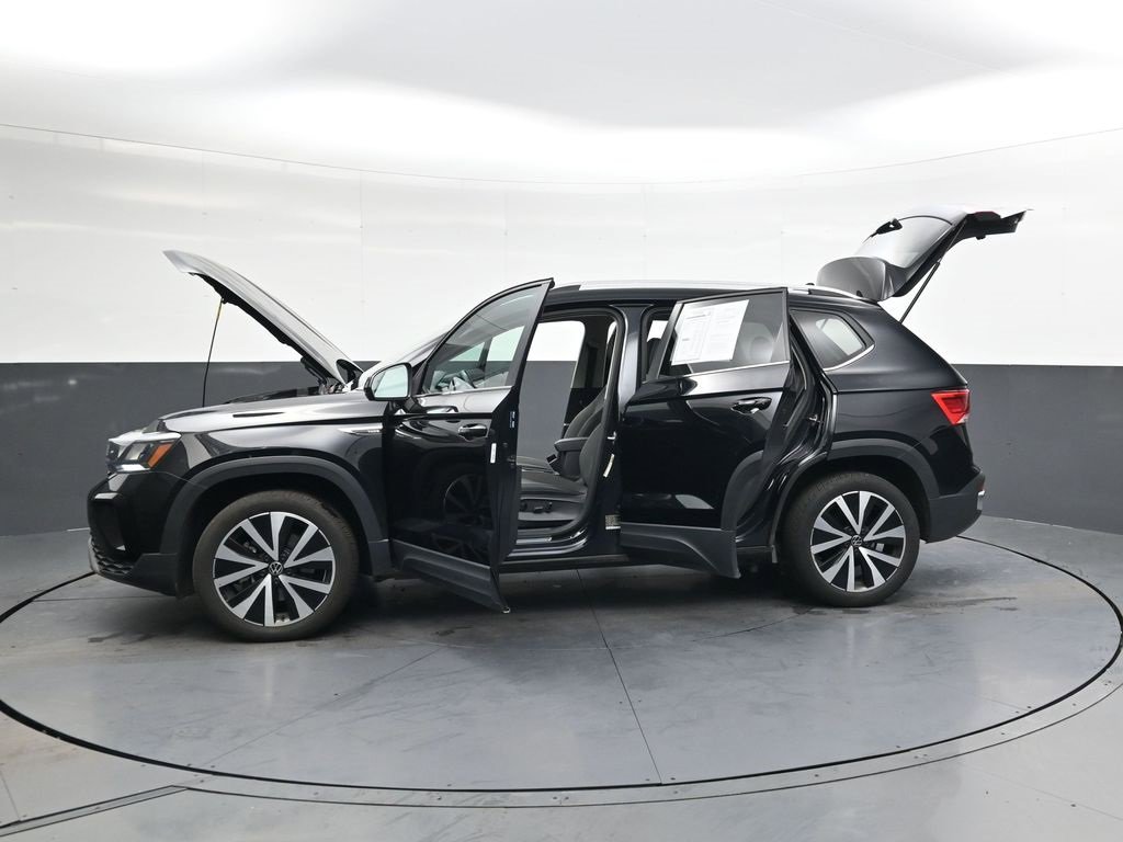 Used 2024 Volkswagen Taos SE image 46