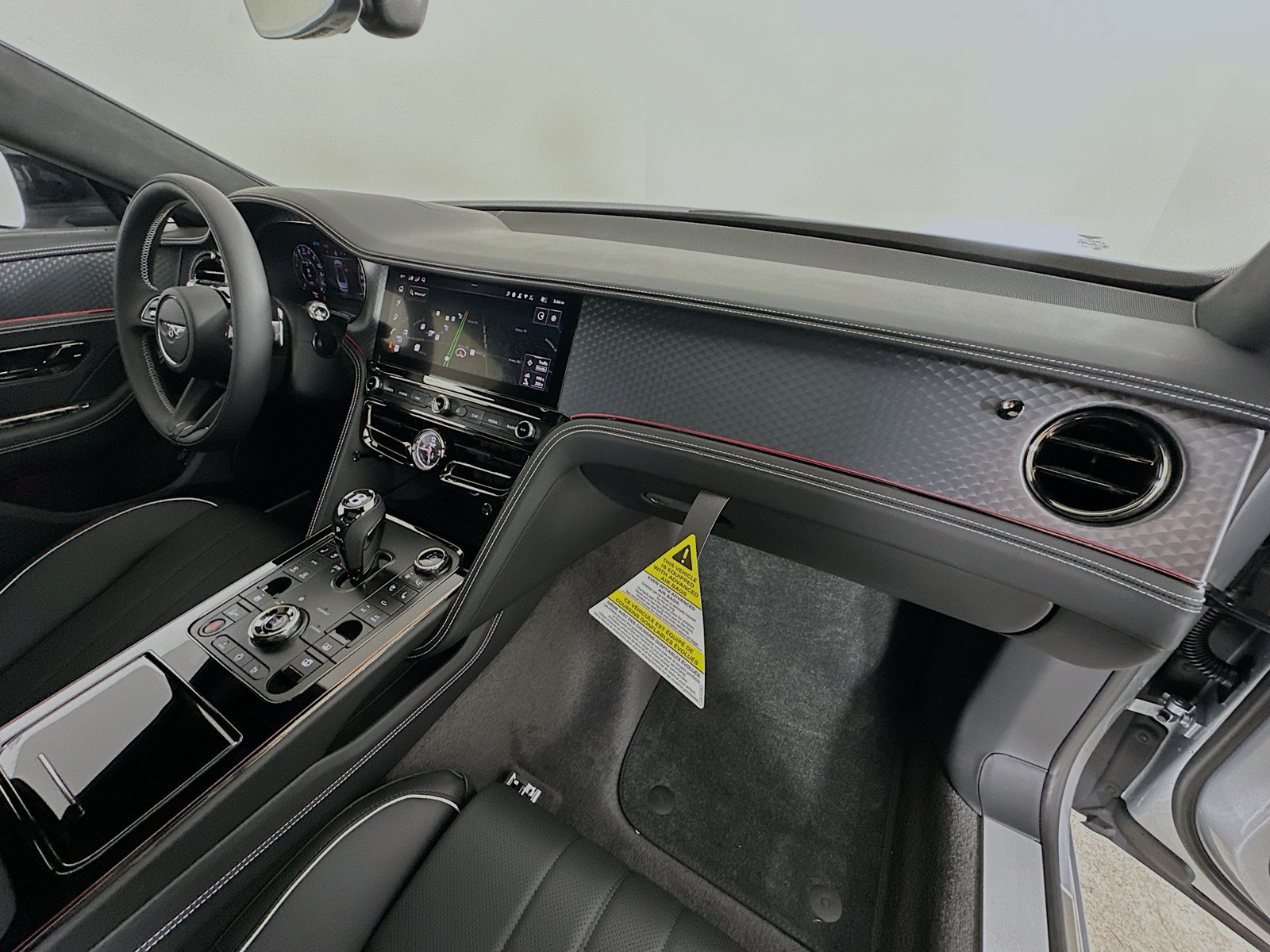 New 2026 Bentley Flying Spur V8 AWD/4WD image 2