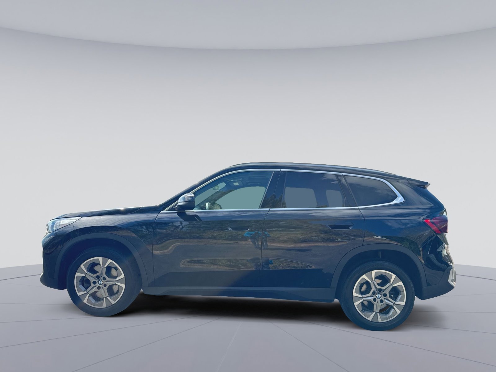 Certified 2023 BMW X1 xDrive28i w/ Convenience Package image 8