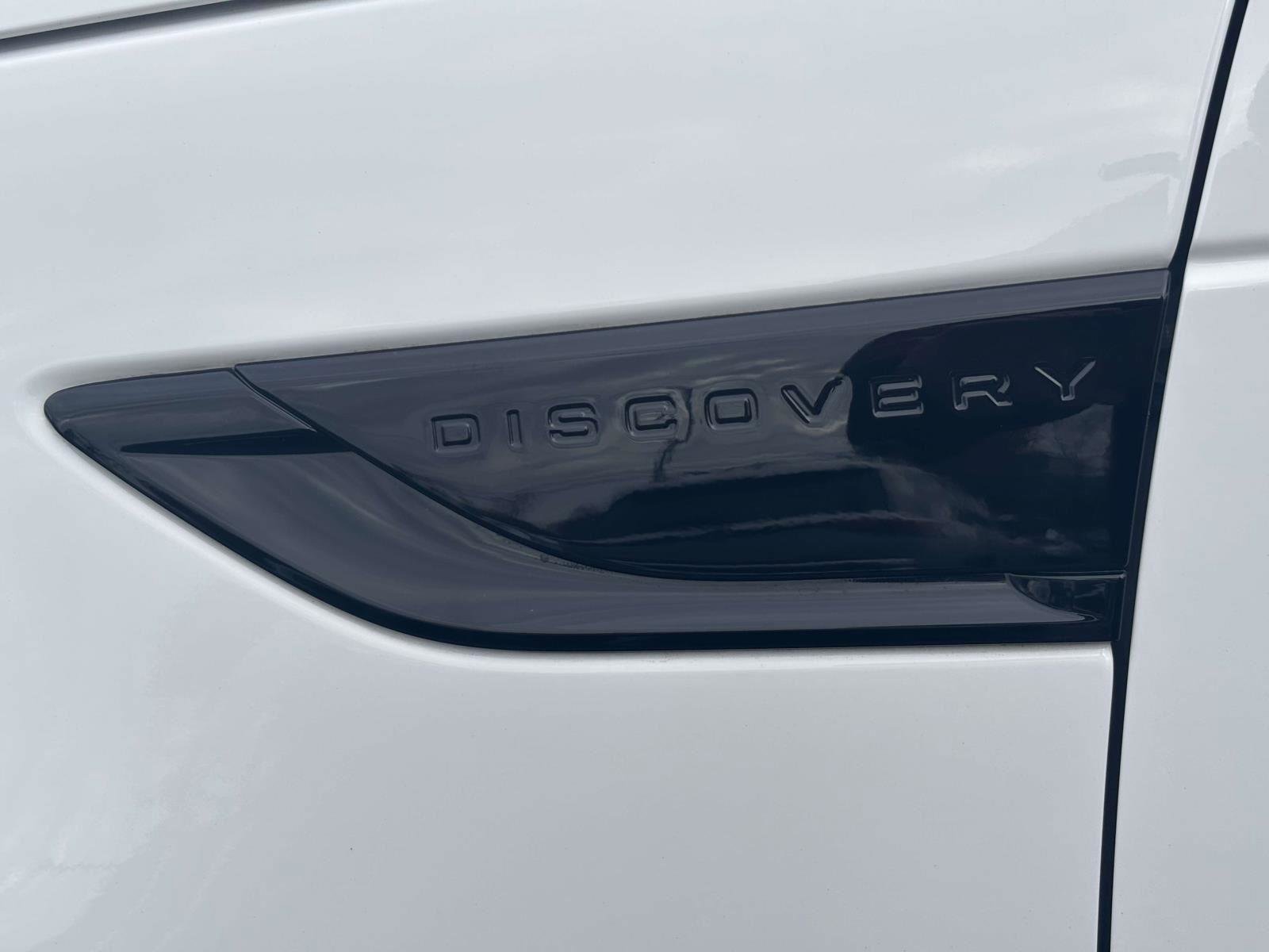 Used 2023 Land Rover Discovery S R-Dynamic image 11