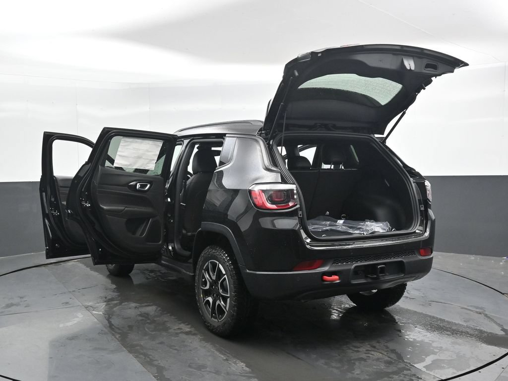 New 2026 Jeep Compass Trailhawk w/ Trailer Tow Group AWD/4WD image 49