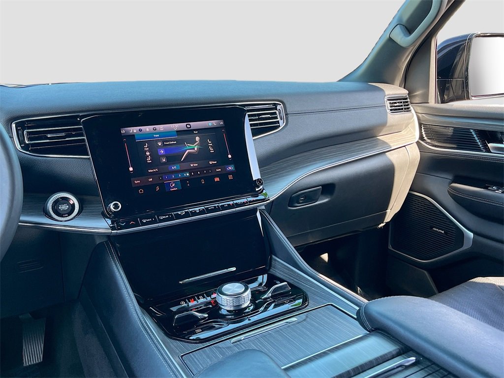 Used 2023 Jeep Wagoneer Series III w/ Preferred Equipment Group image 24