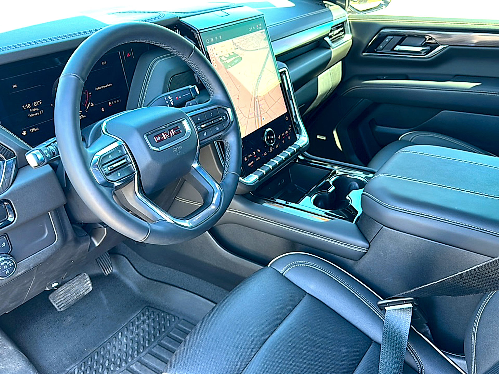 Used 2025 GMC Yukon XL Elevation image 12