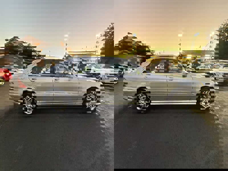 Used 2006 Mercedes-Benz S 500 image 4