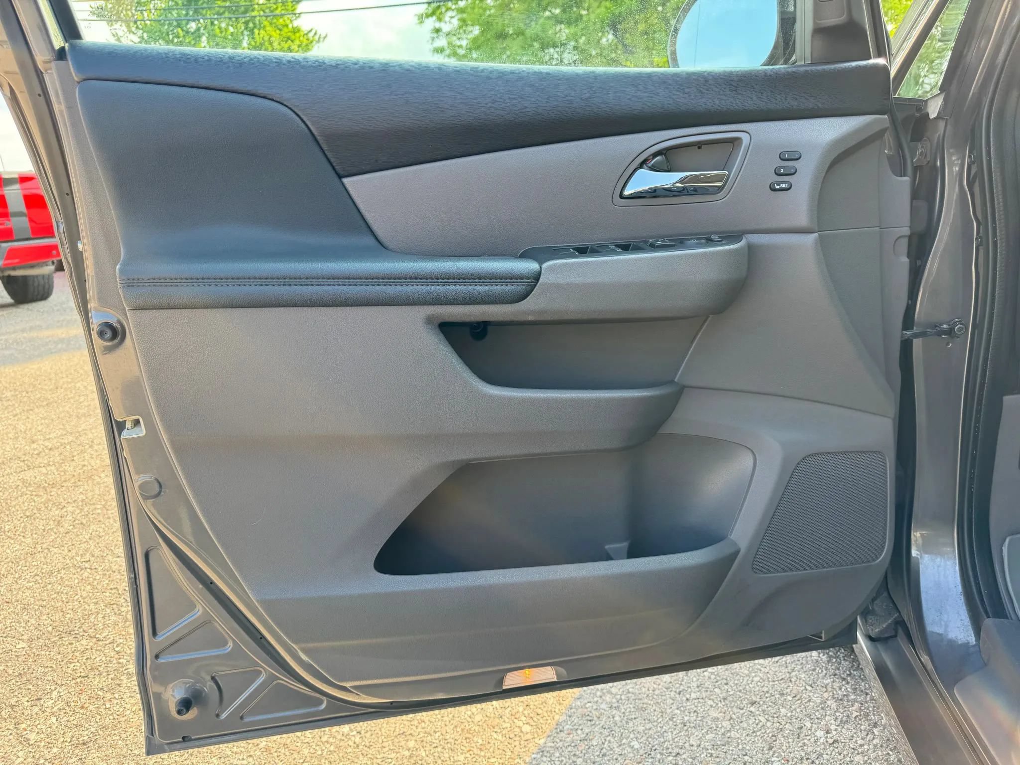 Used 2014 Honda Odyssey Touring image 23