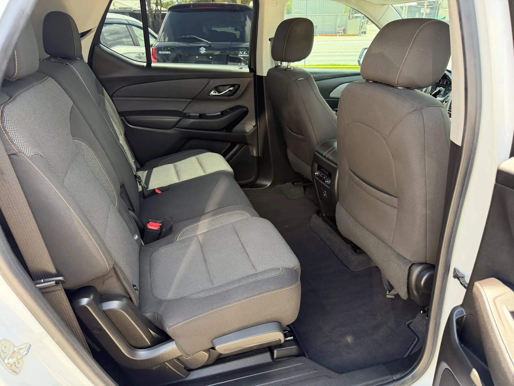 Used 2020 Chevrolet Traverse LS FWD image 12