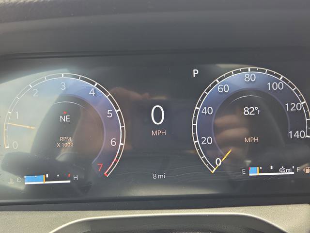 New 2025 Jeep Grand Cherokee Altitude image 17