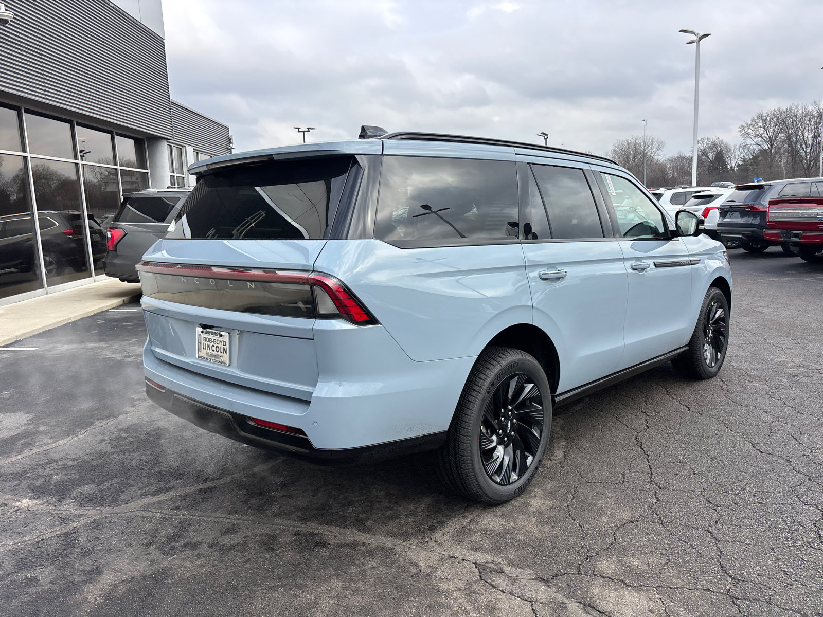 New 2026 Lincoln Navigator Reserve w/ Jet Appearance Package AWD/4WD image 7