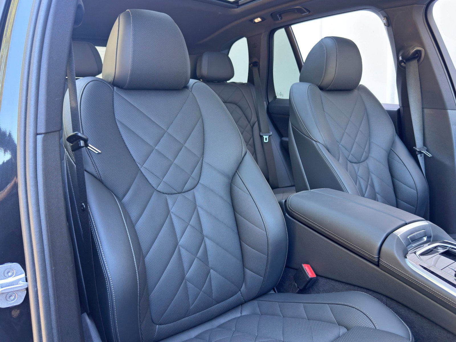 Used 2024 BMW X5 sDrive40i w/ M Sport Package RWD image 37