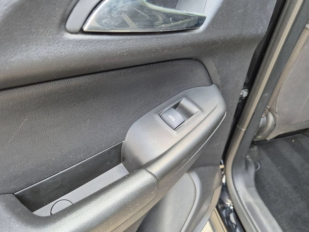 Used 2025 Chevrolet TrailBlazer LT AWD/4WD image 24