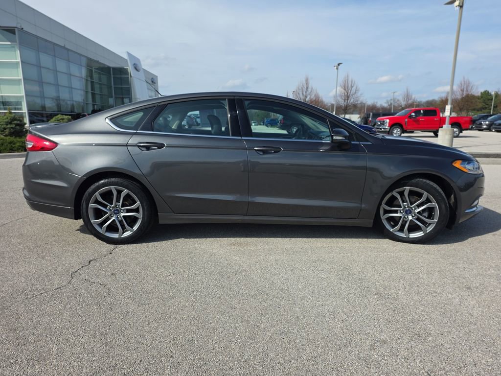 Used 2017 Ford Fusion SE w/ Equipment Group 201A image 8