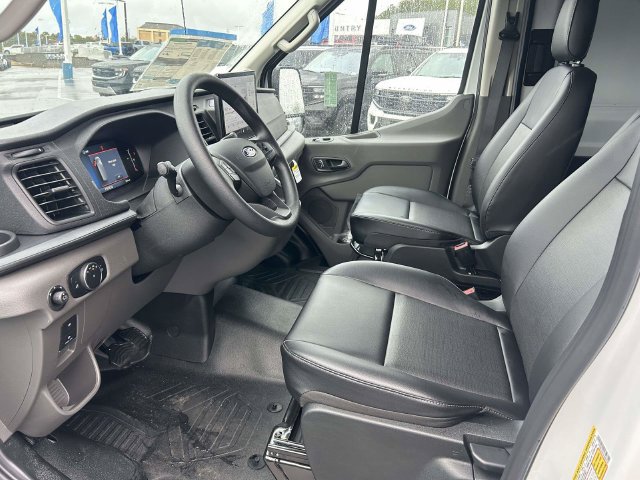 New 2026 Ford Transit 250 148 Medium Roof w/ Load Area Protection Package RWD image 13