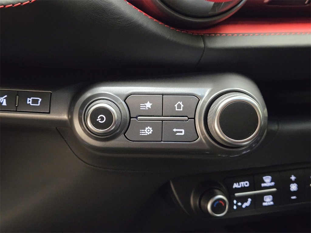 Used 2020 Ferrari 812 Superfast image 40