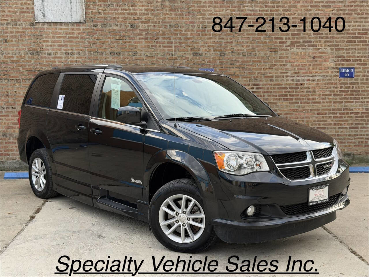 Used 2019 Dodge Grand Caravan SXT image 5