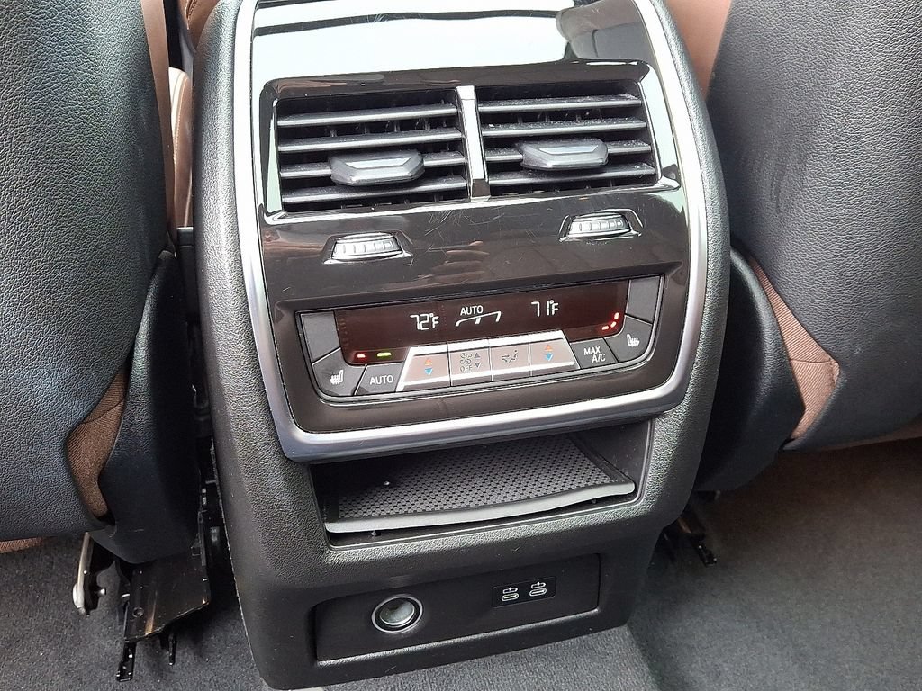Used 2025 BMW X5 xDrive50e AWD/4WD image 11