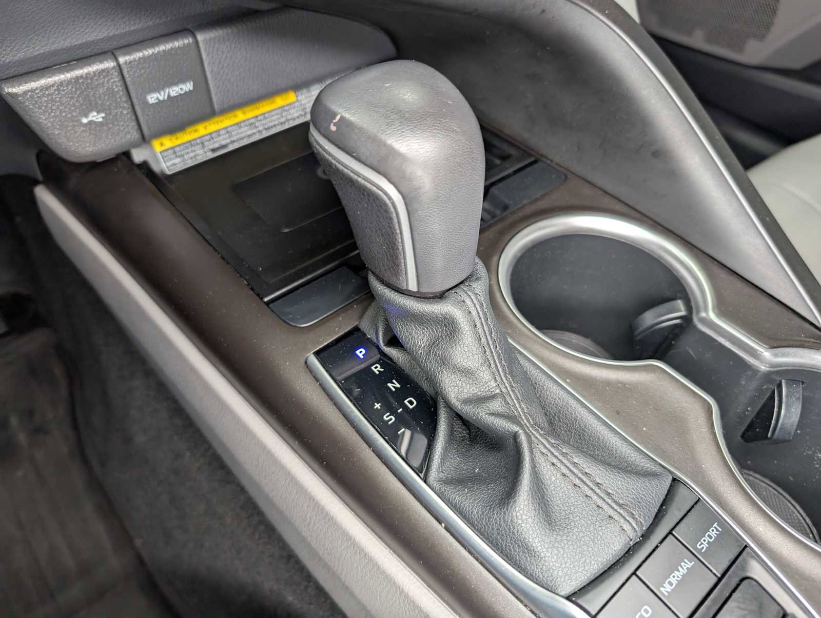 Used 2021 Toyota Camry XLE FWD image 29