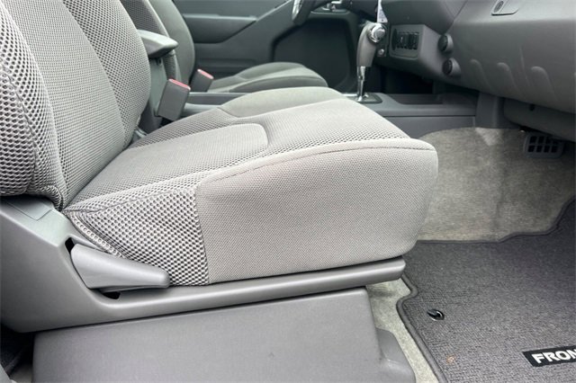 Used 2015 Nissan Frontier SV w/ SV Value Truck Package image 21