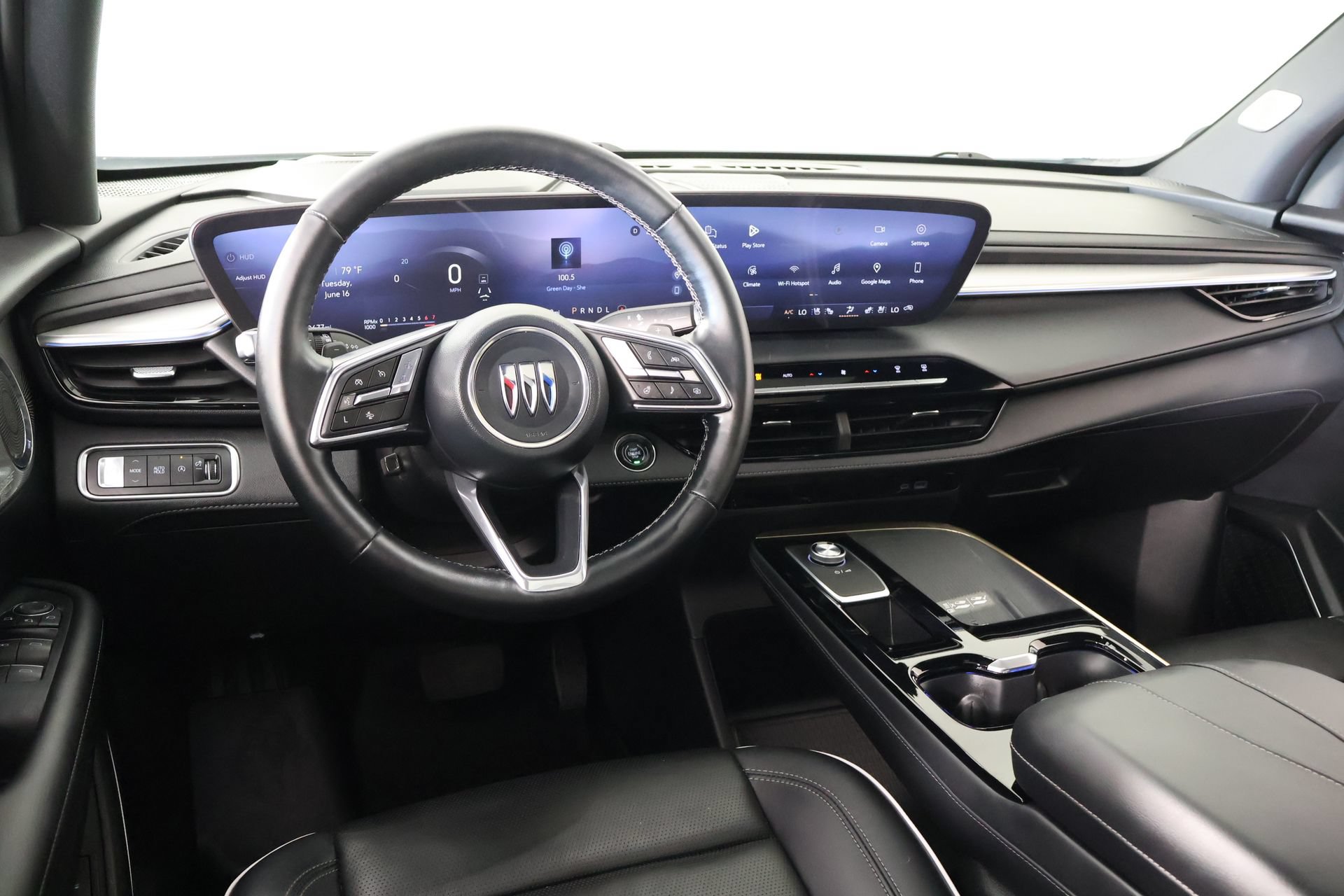 Used 2025 Buick Enclave Avenir FWD image 2
