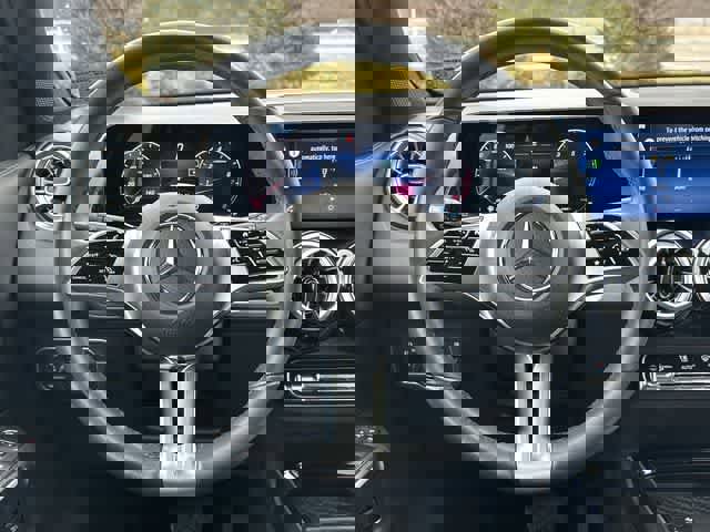 Used 2024 Mercedes-Benz GLB 250 4MATIC image 7