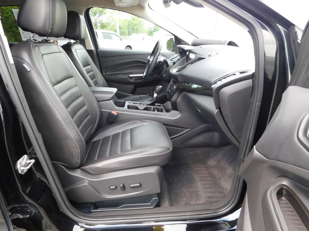 Used 2017 Ford Escape Titanium FWD image 17