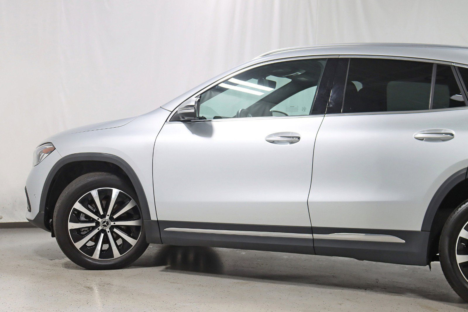 Used 2022 Mercedes-Benz GLA 250 4MATIC w/ Premium Package Lite image 12