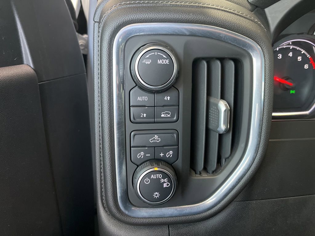 Used 2021 Chevrolet Silverado 1500 LT AWD/4WD image 13