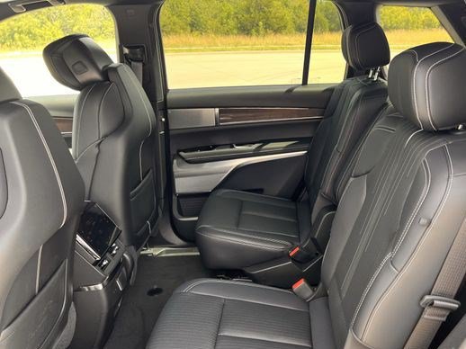New 2027 Cadillac Vistiq Sport AWD/4WD image 24