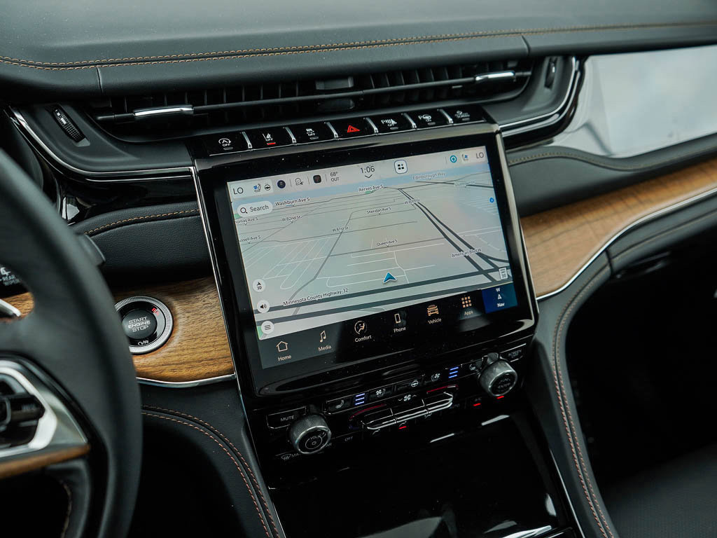 New 2025 Jeep Grand Cherokee Summit image 23