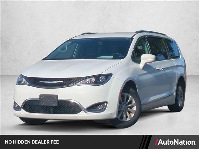Used 2018 Chrysler Pacifica Touring-L FWD image 1