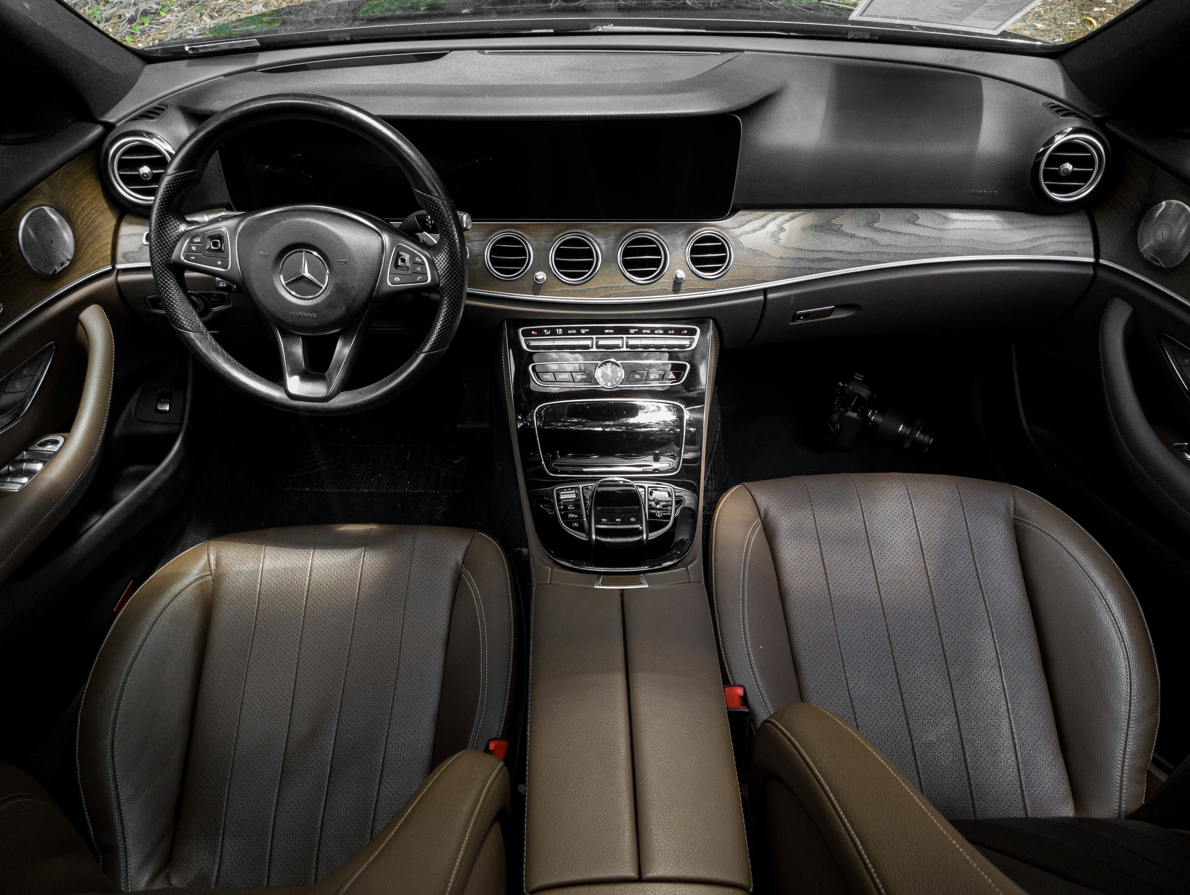 Used 2017 Mercedes-Benz E 300 4MATIC image 6