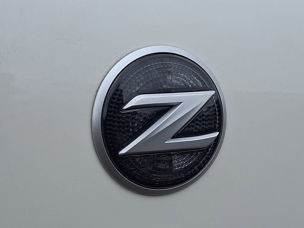 Used 2017 Nissan 370Z Coupe RWD image 30