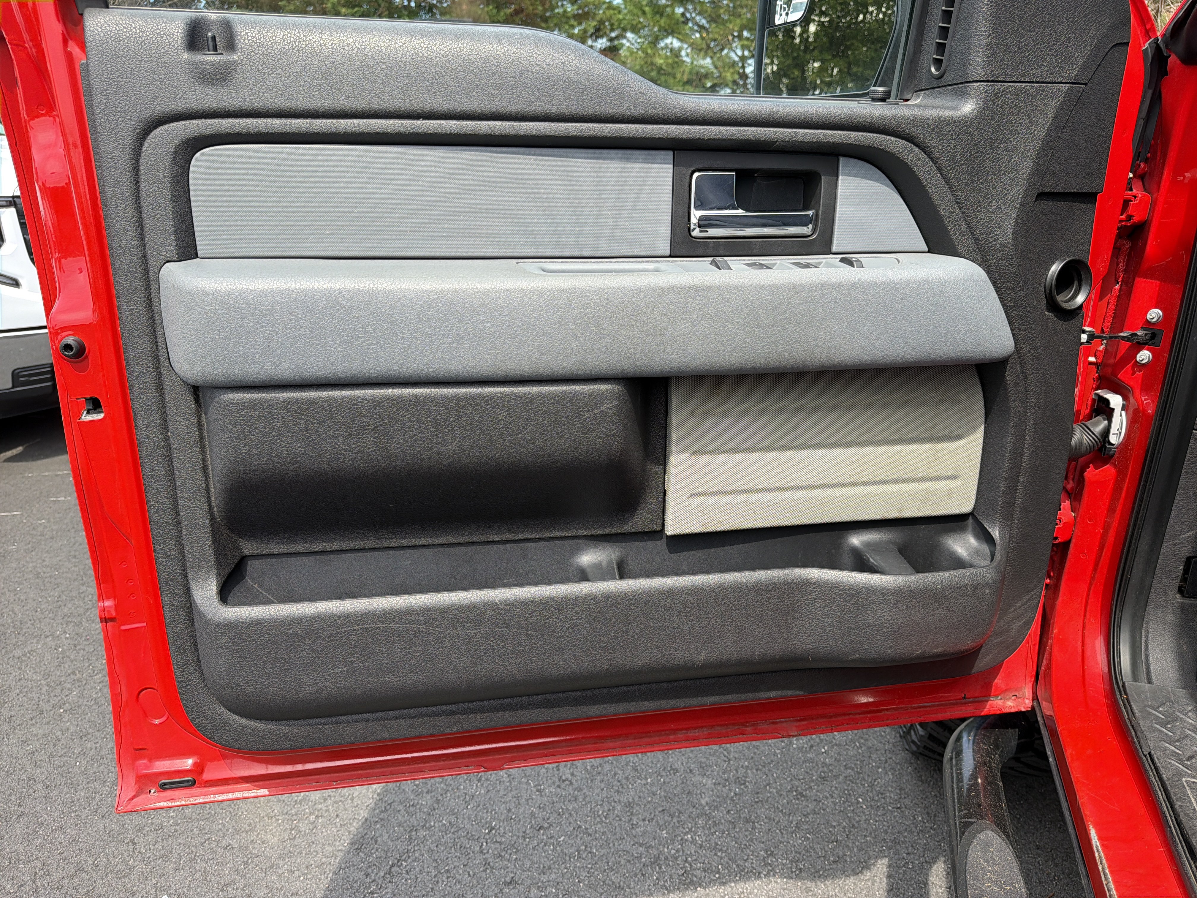 Used 2012 Ford F150 XLT w/ XLT Chrome Pkg AWD/4WD image 14