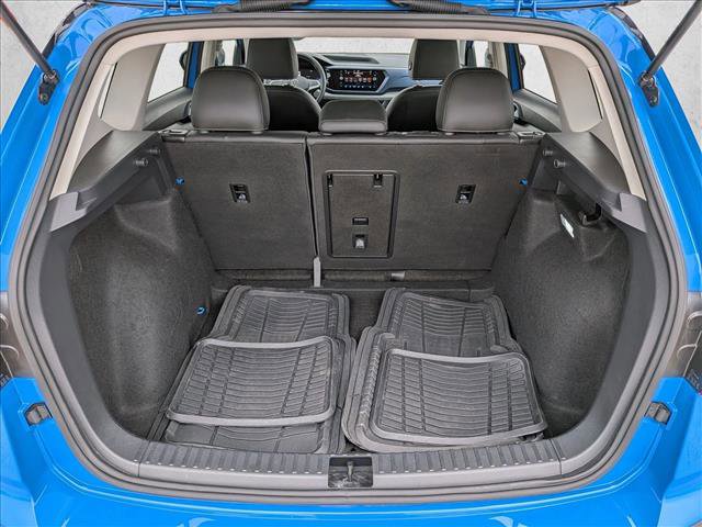 Used 2024 Volkswagen Taos SE w/ Panoramic Sunroof Package FWD image 7