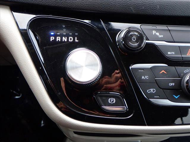 Used 2019 Chrysler Pacifica L image 19